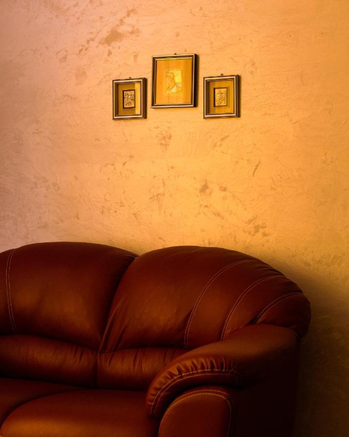 Albergo Centrale Скано Екстериор снимка