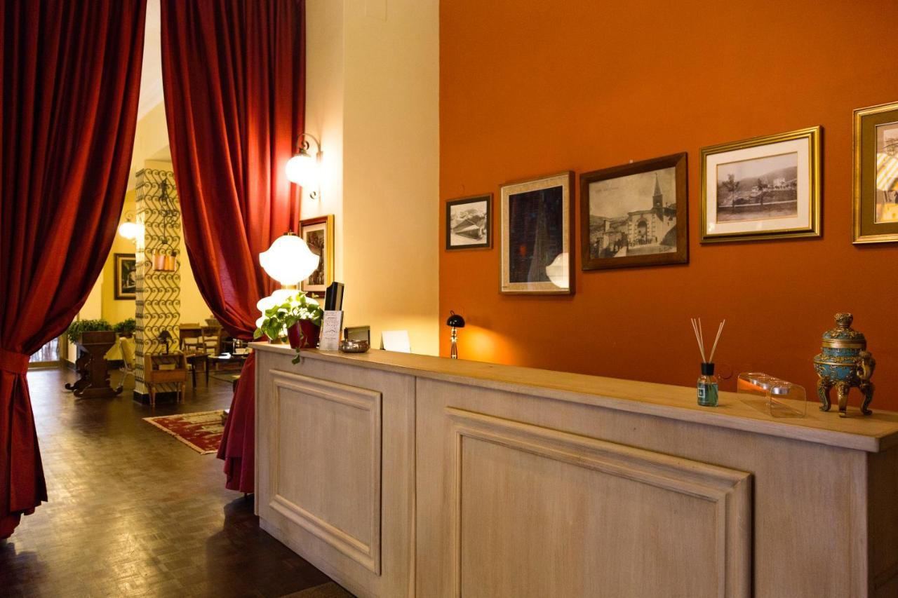 Albergo Centrale Скано Екстериор снимка