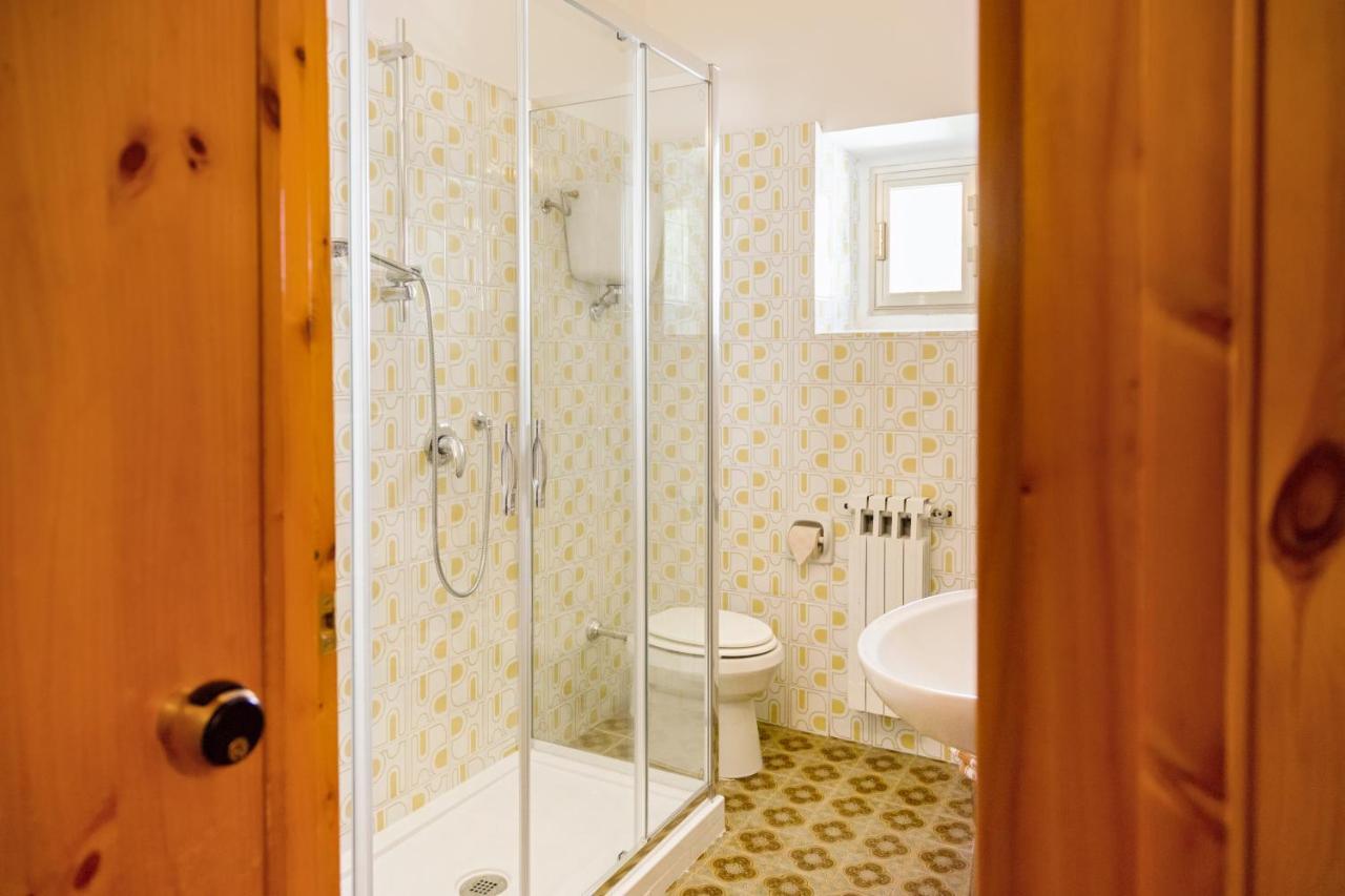 Albergo Centrale Скано Екстериор снимка