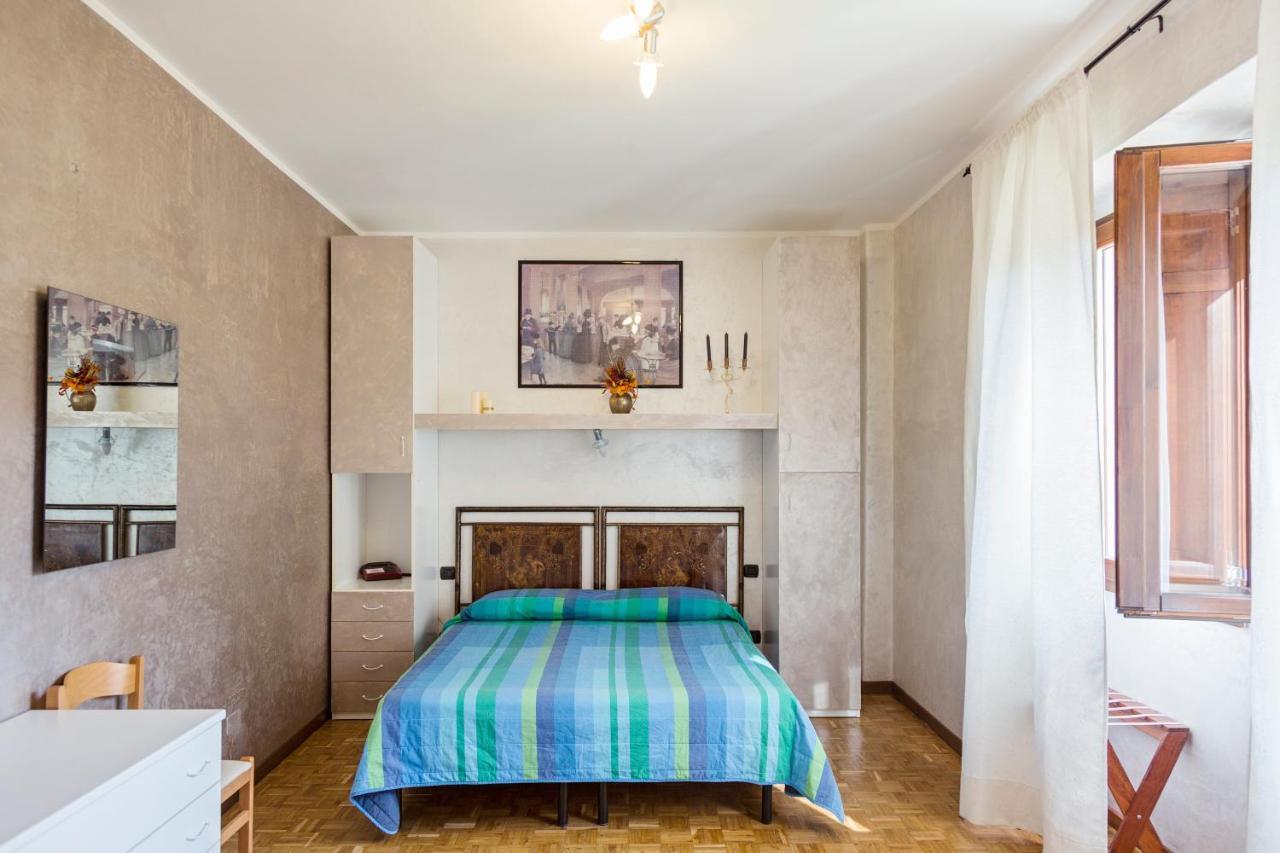 Albergo Centrale Скано Екстериор снимка